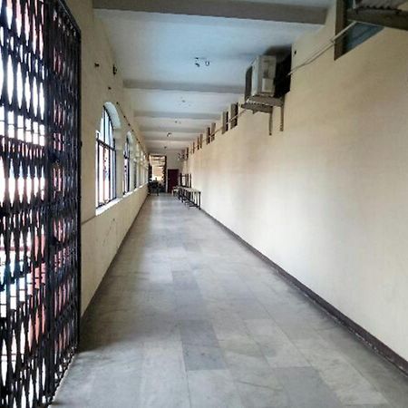 Hotel Blue Star Salem Bagian luar foto