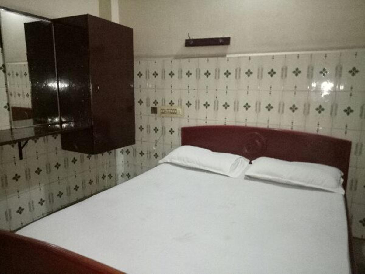 Hotel Blue Star Salem Bagian luar foto